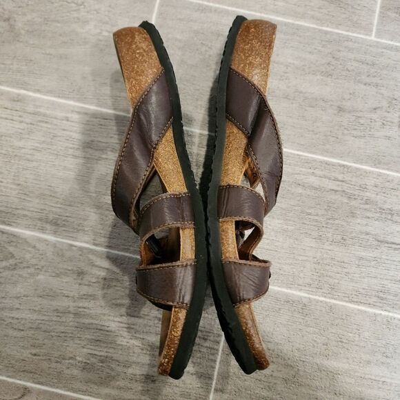 Think! Leather Sandals - Picture 5 of 16